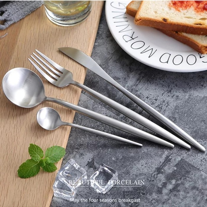 Triple W Korea Cutlery Set 4in1 Gift Box Peralatan Makan Sendok Garpu Set Stainless Steel Premium