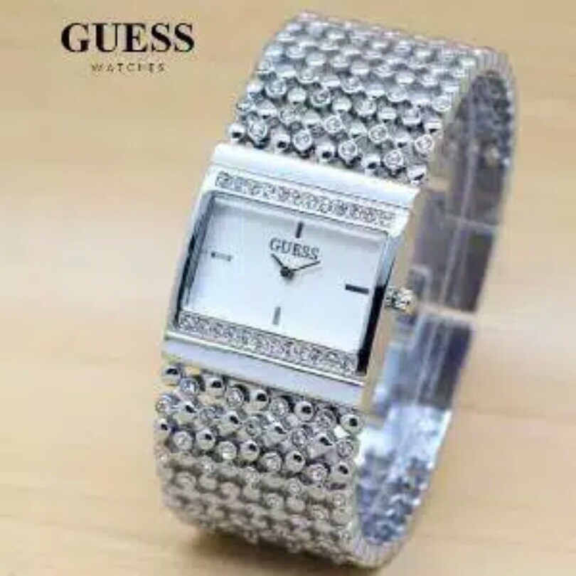 JAM TANGAN GUESS MERICA PERMATA SILVER