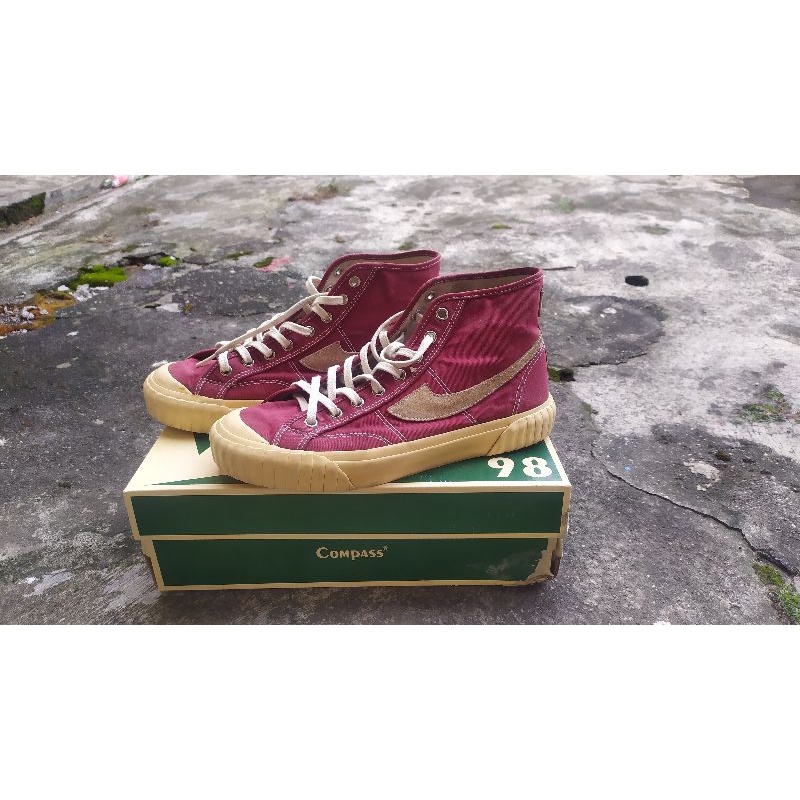 compass vintage maroon