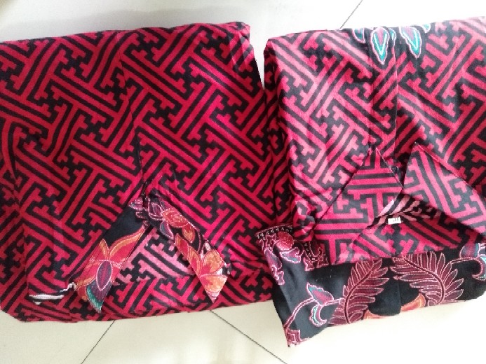 Batik Couple Keluarga 2 Anak Cewek Dan Cowok Motif Pagar Bumi Merah Seragam Busui Terbaru