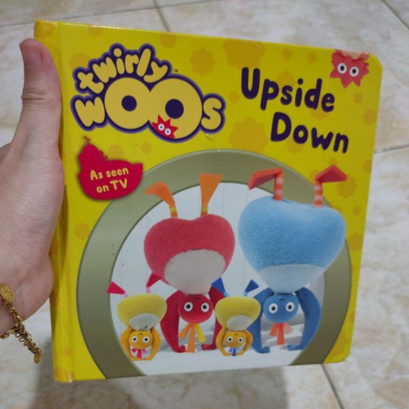 twirly woos upside down board book preloved