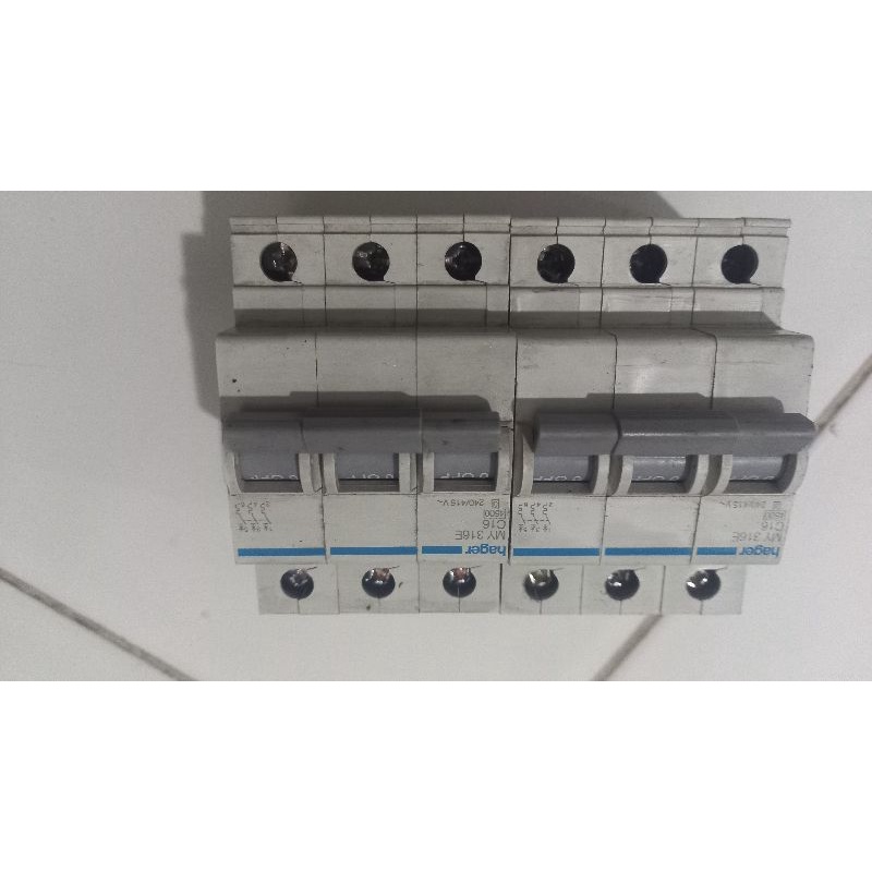 mcb 3 phase hager16A normal