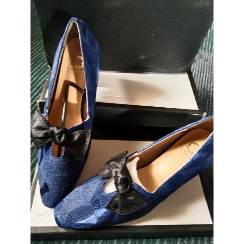 sepatu emory