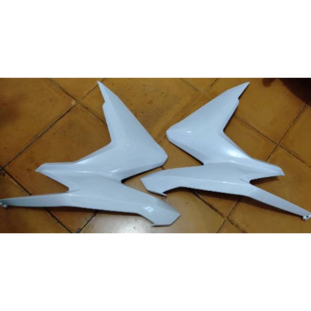 COVER SAYAP DEPAN VARIO 125,150 NEW LED