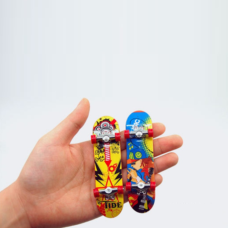 1pc Mainan Skateboard Jari Mini Bahan Alloy Untuk Edukasi Anak