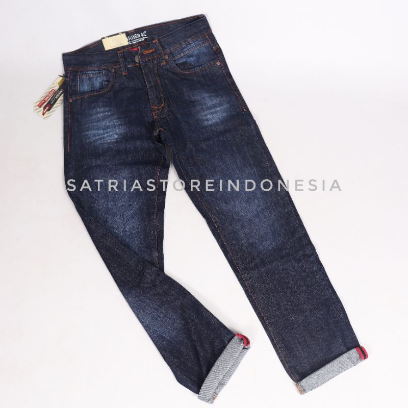 Celana jeans reguler pria