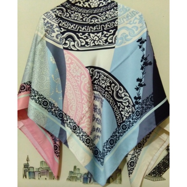 Segiempat satin lamiz