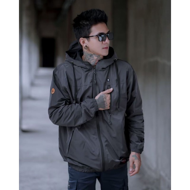 jaket pria waterproof hoddie premium , jaket pria outdoor parasit terbaru original Rebel.id