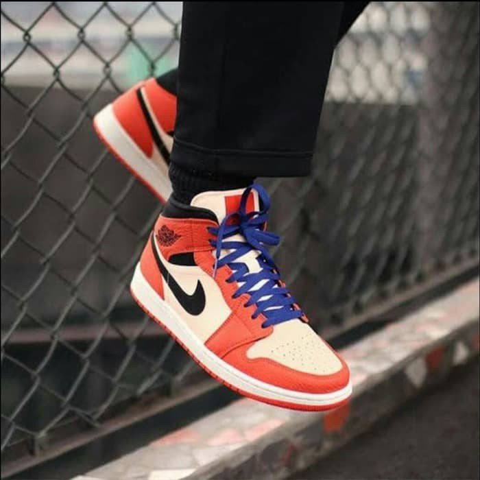 nike air jordan 1 mid team orange