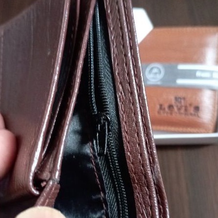 Dompet lipat pria bahan kulit sintesis lokal urat kayu bona #dompet #dompetlipat #dompetpria #dompetcowok #dompetlokal #dompetbagus #menwallet