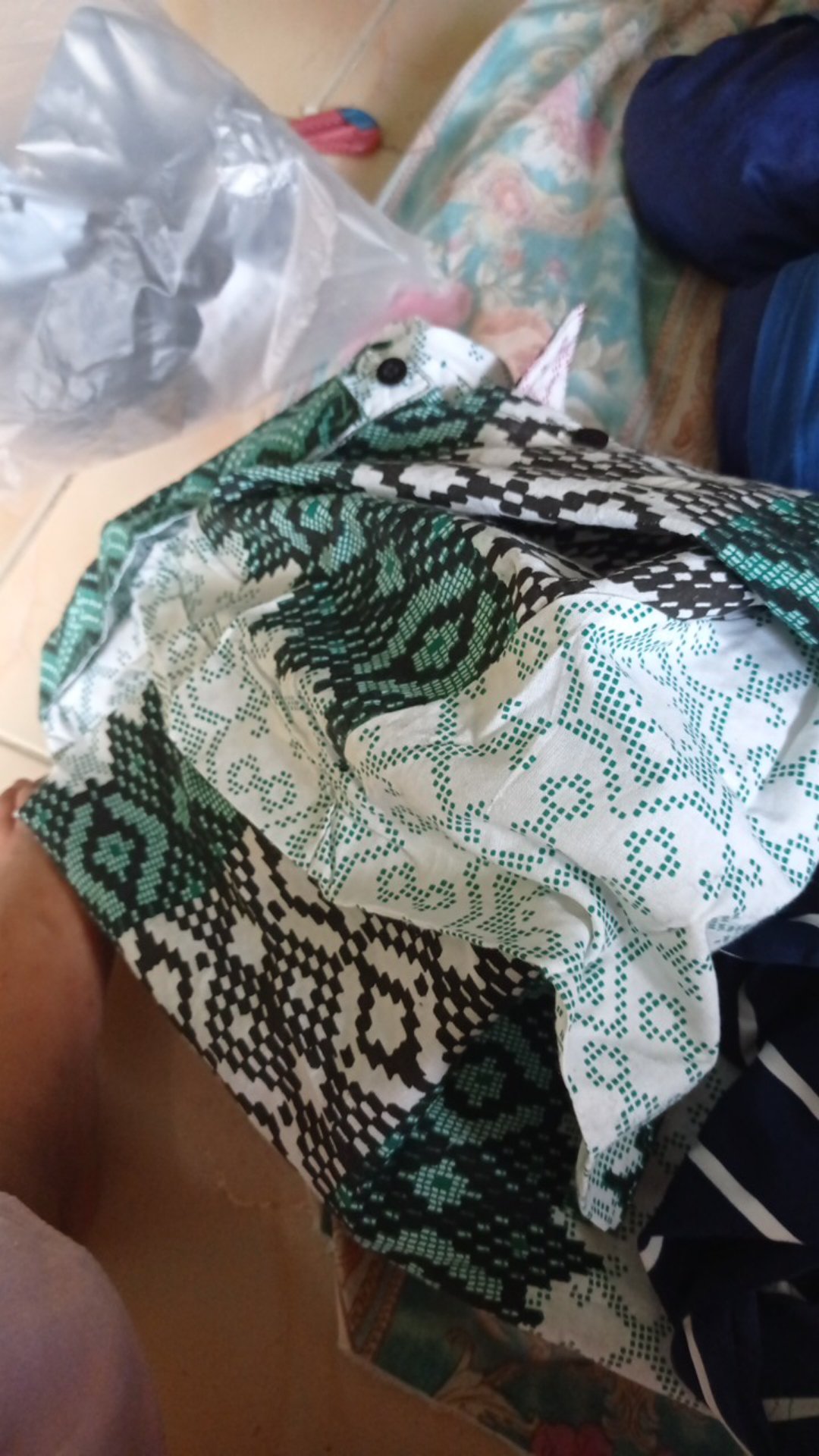 Trolistore Grosir Kemeja Batik Pria Cowok Motif Ketigo Merah Biru Hijau Seragam Batik Mrh Pekalongan