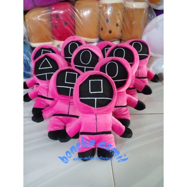 Boneka squid game size m ukuran 32 cm