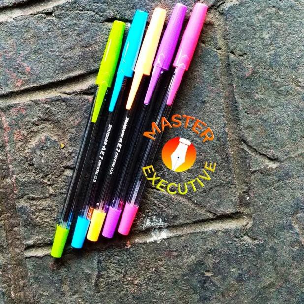 

✴ Standard AE7 Crystal 0.5 mm Tip Pen Multi Color Cap - Hitam ♡