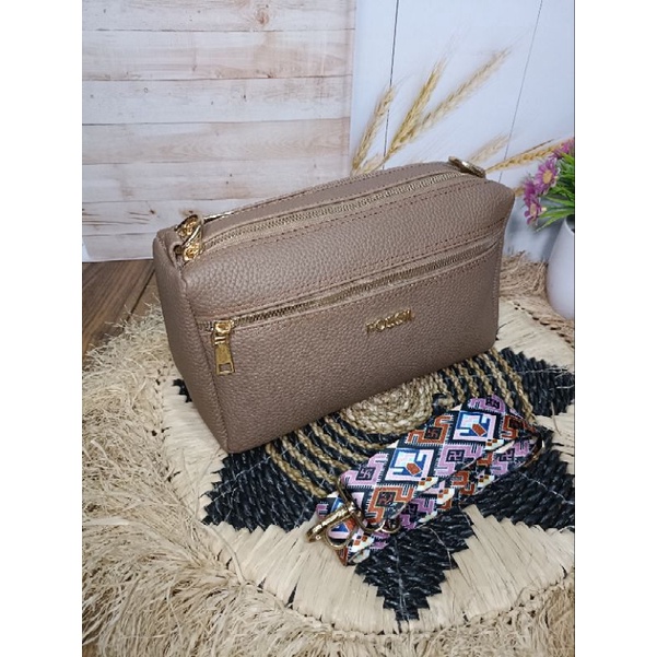 Tas Selempang Kardashian Murah / Tas Murah Dalaman Udah Full Hembos Serta 3 Buah Res Sleting
