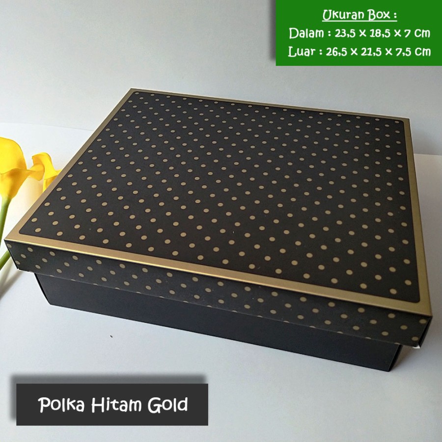 

Kotak Kado Persegi Panjang / Gift Box 26.5 x 21.5 x 7.5 POLKA HITAM