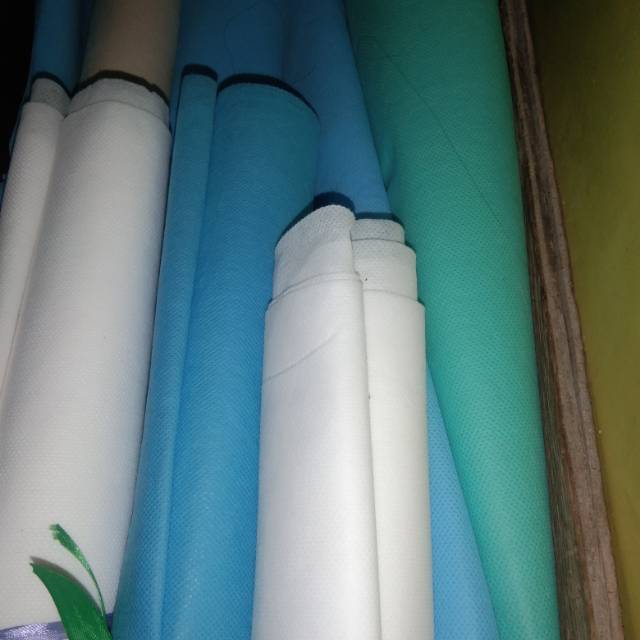 

Kain spunbond 1 roll 50 gsm (abu muda,putih, biru muda, tosca) 5 meter x 50 cm