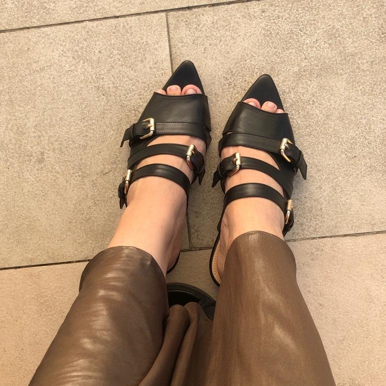 "SKY.15Jl22ᴿ" Sendal Flat Shoes Wanita 3 Cm Eclaire LAMELIKA