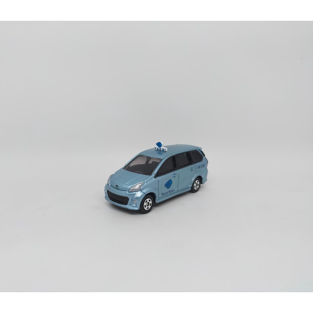 Tomica Toyota Avanza Veloz Custom Taksi Bluebird 64