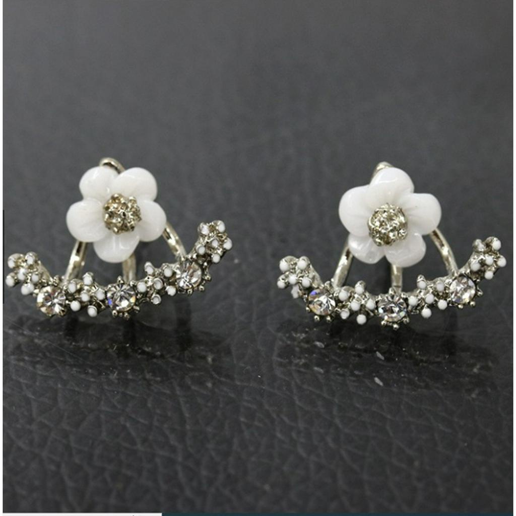 Anting Tusuk Bentuk Bunga Daisy Bahan Alloy untuk Wanita / Anting Cantik warna Gold / Anting warna silver