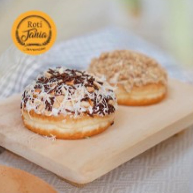 DONAT ROTI TANIA - BEST SELLER ( Keju , Meses , Coklat Ulir , Kacang , Mint , Martabak, Nougat)