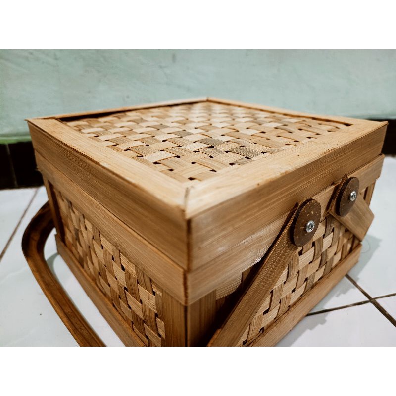 

Box Tangkai Bambu Anyaman 22cm | Kotak Tangkai Anyaman 22x22 cm | Hampers Bambu