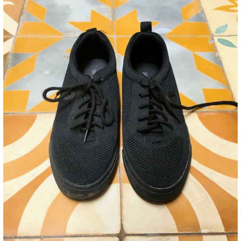 [Preloved, AIRWALK] Sepatu/Sneakers anak cowok, no. 6