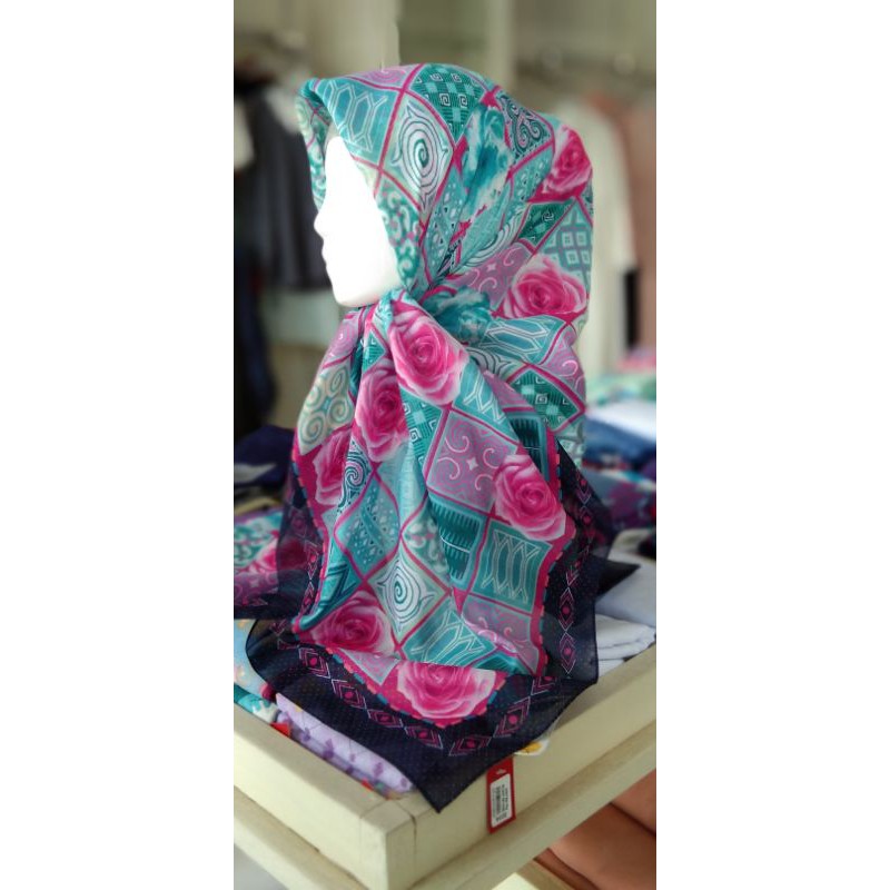 Kerudung motif Zoya / Adorable