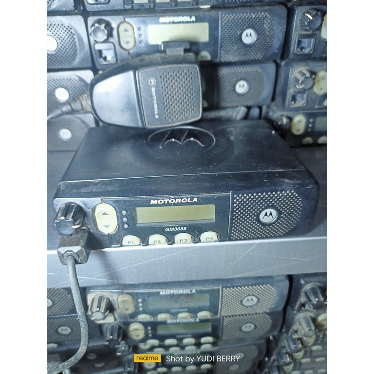 Rig motorola gm3688 uhf 350mhz normal bekas  power 28w Cocok buat repeater Motorola GM 3688 uhf 350 