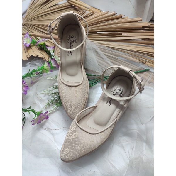 sepatu kinan wedges cream tali tinggi 9cm