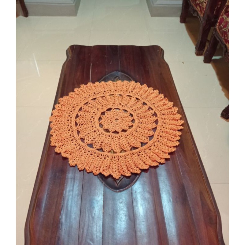 Taplak meja rajut bundar