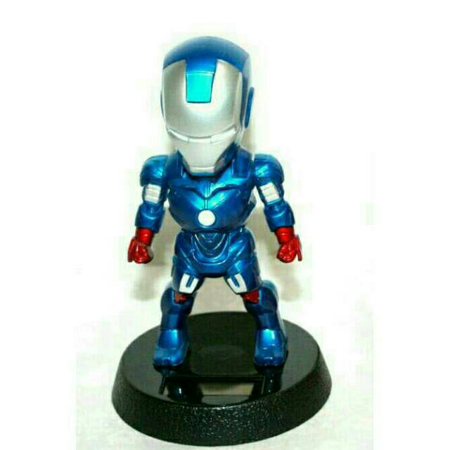 Boneka Pajangan Dashboard Solar Gard Karakter Iron Man, Doraemon, Captain America