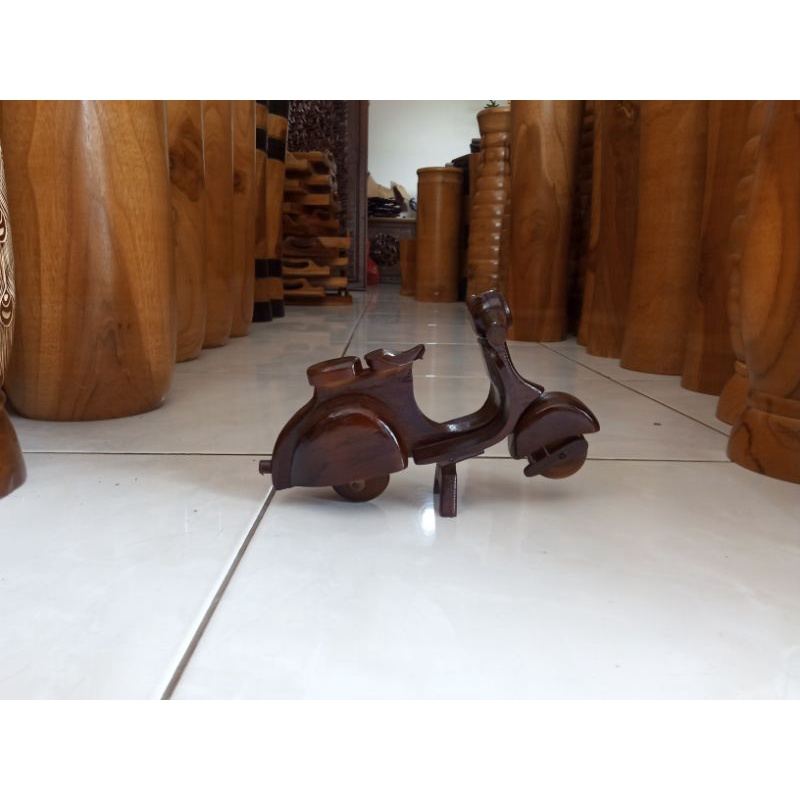 miniatur Vespa / vespa kayu jati / miniatur motor