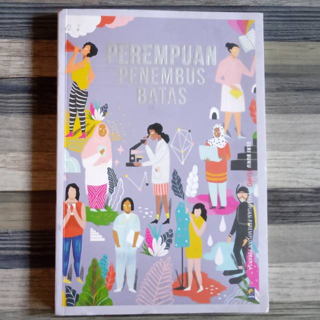 Seri Buku Tempo
PEREMPUAN PENEMBUS BATAS