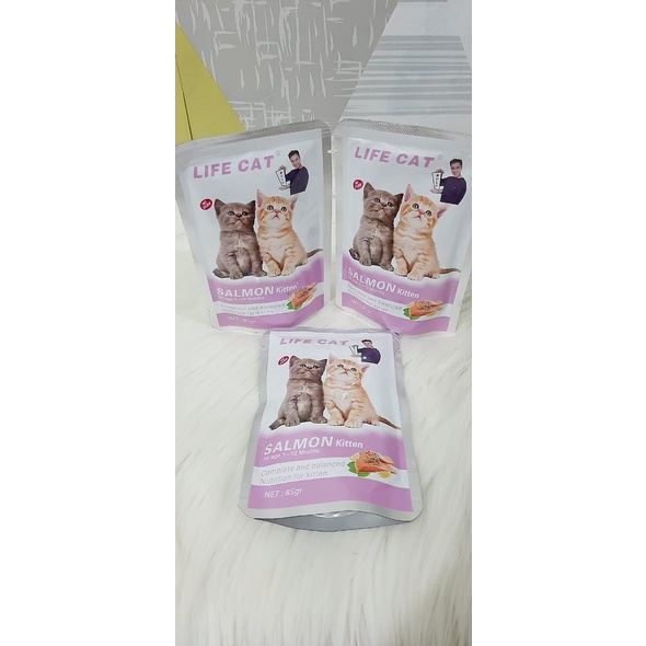 Makan basah kucing LIFE CAT ADULT kemasan Pouch  85 gr