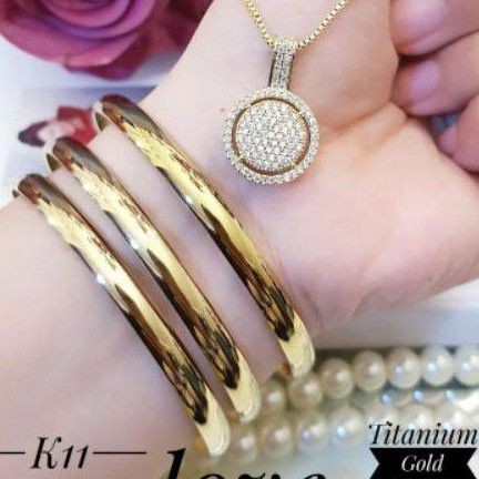 Titanium Set Kalung dan Gelang B267