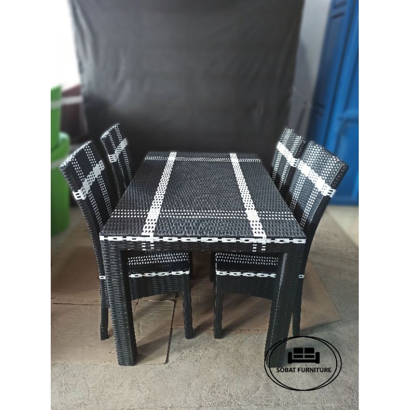 Meja Makan Rotan Sintetis