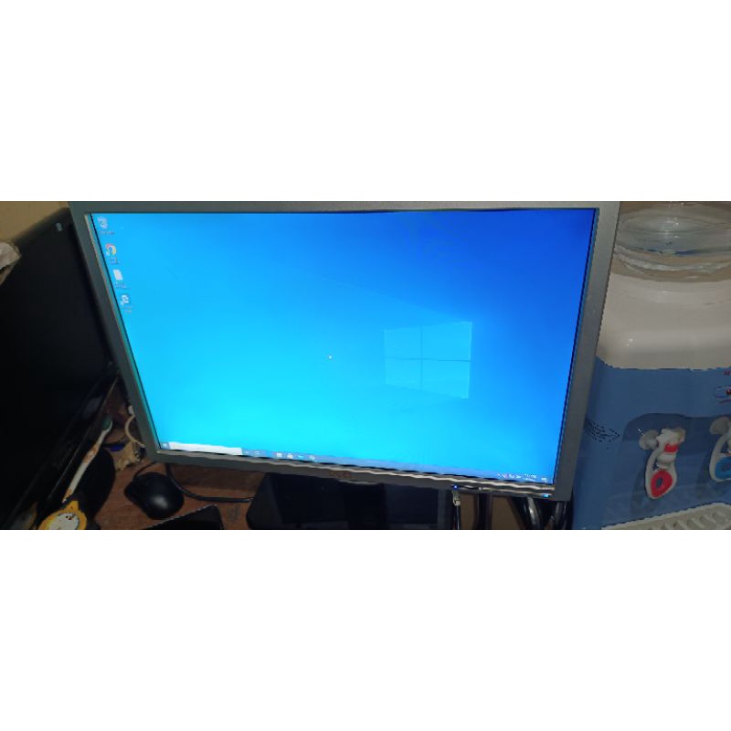 monitor lcd dell 22 in port HDMI dan vga