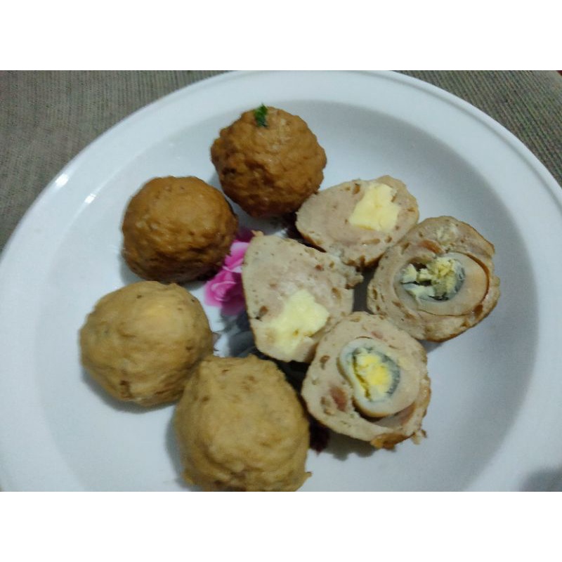

Baso sapi isi keju, telur puyuh homemade