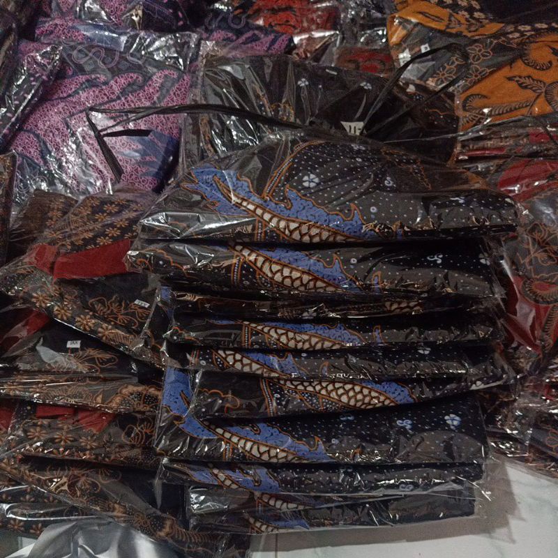 NAGA SOGAN BATIKSOLOAMANAH KEMEJA BATIK PRIA SOLO LENGAN PANJANG PENDEK  ATASAN BATIK PREMIUM MODERN AYANEGARA SUKET SEGORO BAJU SERAGAM KERJA KANTOR ASLI BATIK SOLO SERAGAM KELUARGA KONDANGAN KATUN HALUS GITARJA MAHESA RAJASWA KANAYA KLA UKAIL SM