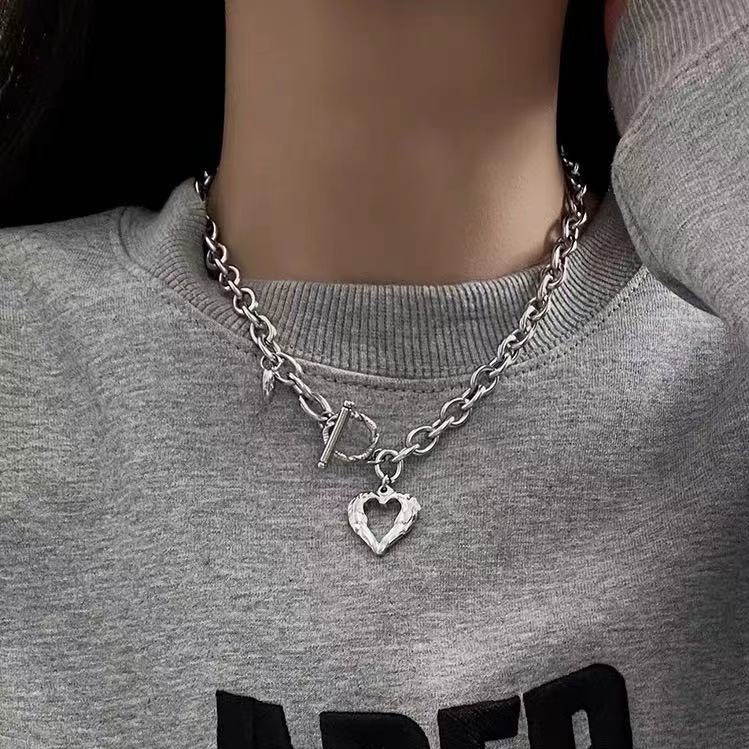 Kalung Bentuk Hati Bahan Alloy Gaya Hip-Hop Eropa Amerika Untuk Wanita