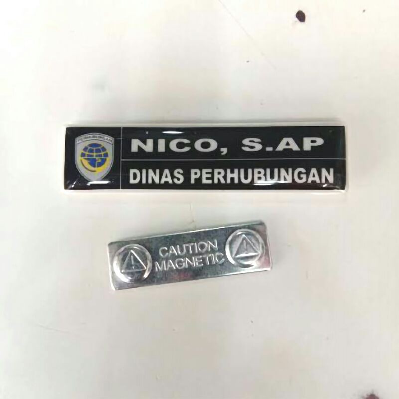 

nametag resin glossy