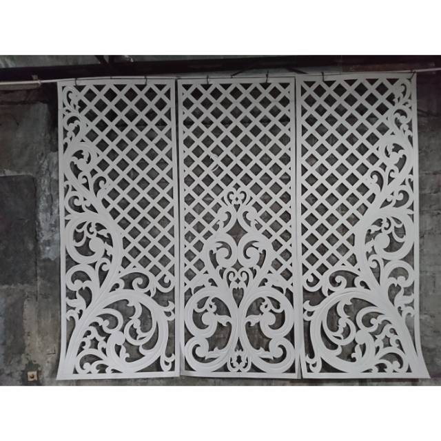 Ukir spon karet dekorasi