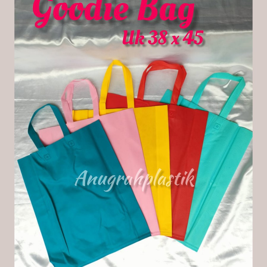 

Goodie bag polos uk 38 x 45 / tas spunbond