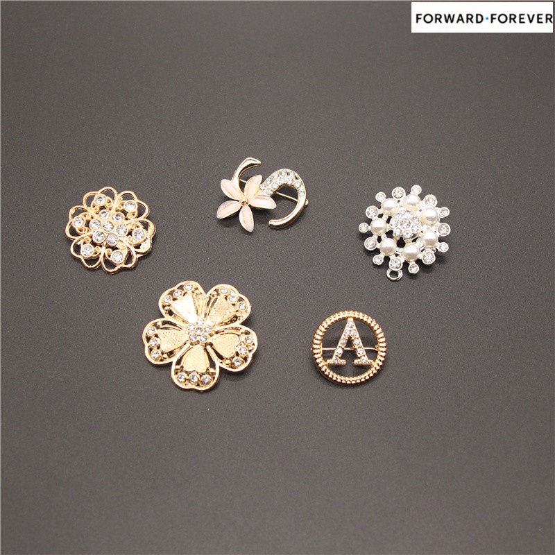 Simple and beautiful multifunctional brooch M70003