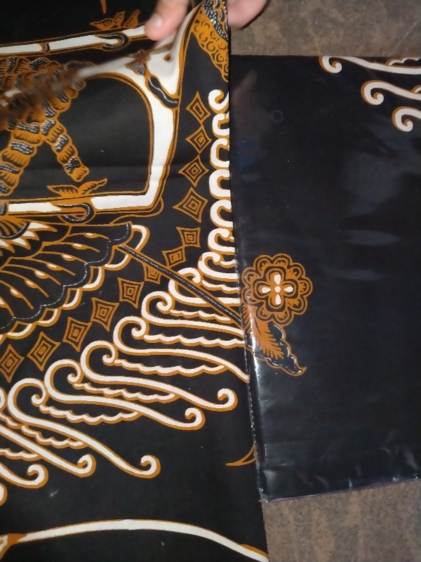 (best Seller) Kain Batik Solo Motif Wayang Warna Dasar Hitam