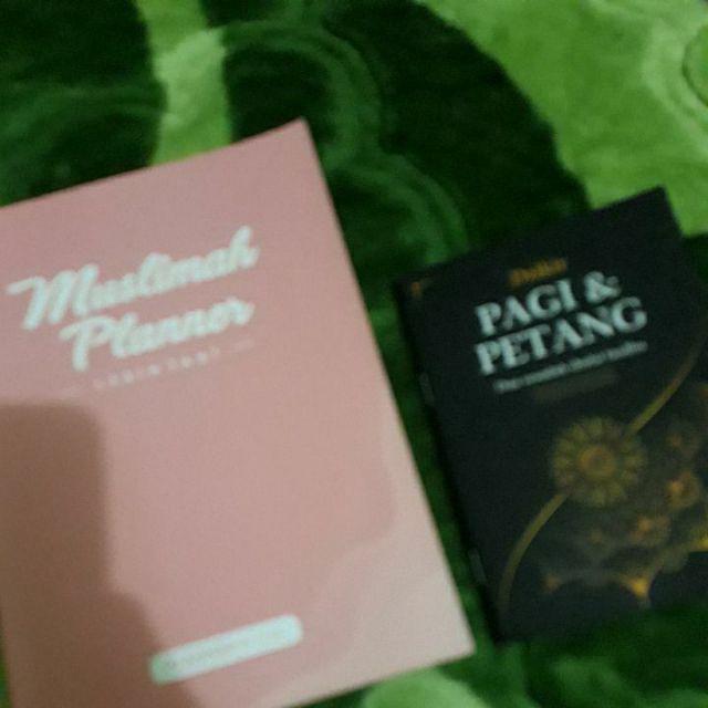 Buku Muslim Planner Biru Shopee Indonesia