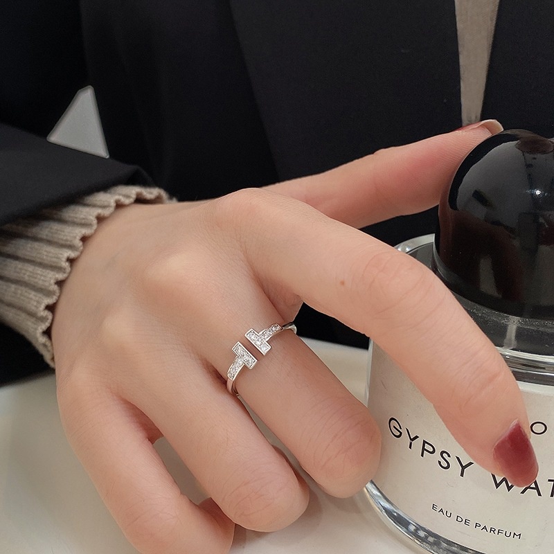 Cincin Berlian Kristal 3 Warna Bahan Titanium Steel Dapat Disesuaikan Untuk Pria Dan Wanita
