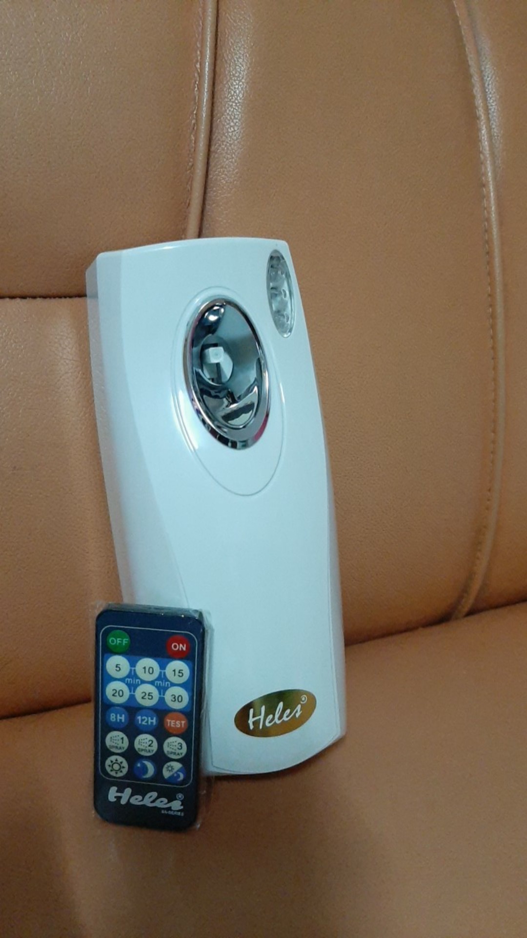 Pengharum Ruangan Otomatis Remote Fungtional Heles - Hd 618r