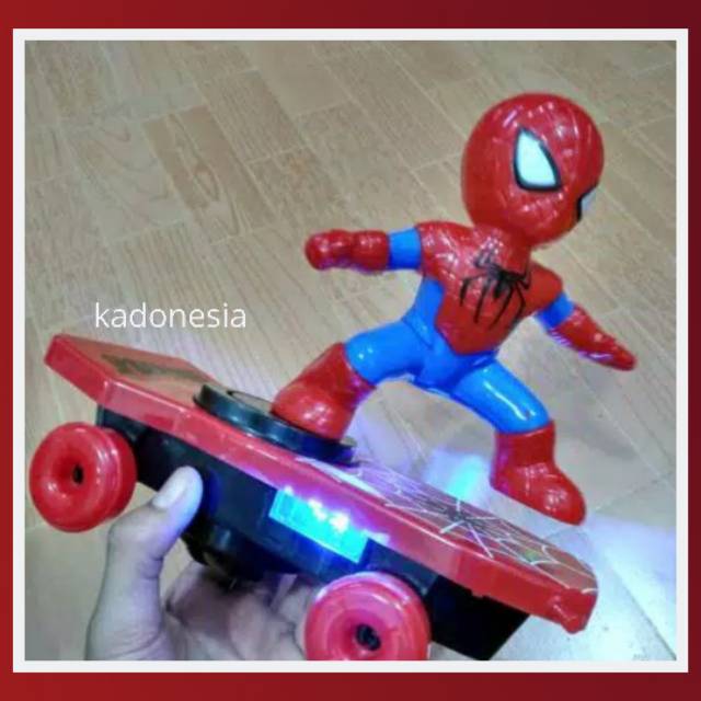 Mainan Amazing Spiderman + Lampu + Rotasi Anti Jatuh