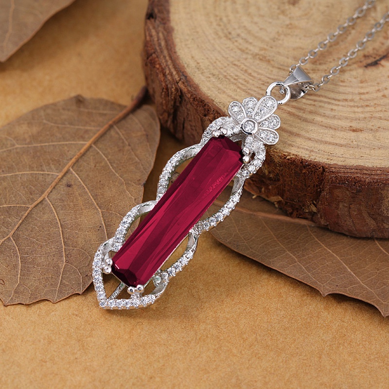 [Ready Stock]Fashion Plated S925 Silver Inlaid Emerald Pendant Elegant Ruby Necklace